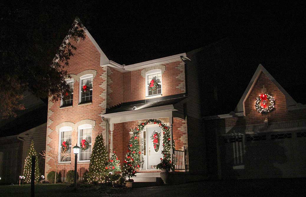 Christmas lights on Renshaw Ave. Barry Gray for StittsvilleCentral.ca