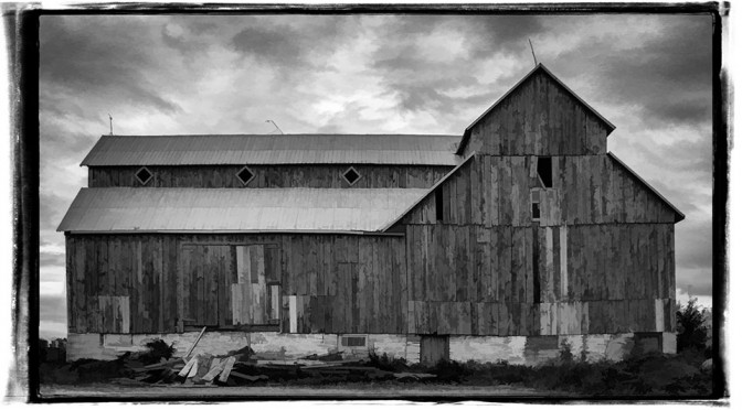 Bradley-Craig Barn, October 2015. Photo by Barry Gray.