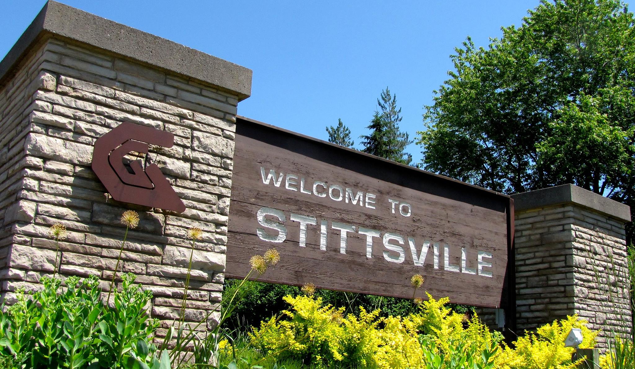 The "old" Welcome to Stittsville sign, including the former Goulbourn municipality "G" logo.